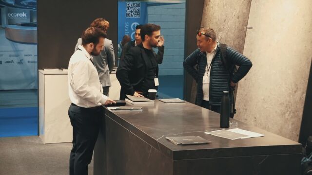 After the successful experience of 𝗛𝗮𝗿𝗱 𝗦𝘂𝗿𝗳𝗮𝗰𝗲𝘀 2023 we can only be grateful for the welcome that our #CoverlamTop countertop collections have received. ⭐ Their high versatility, resistance and style have made them a strong point of attraction for the visitors of this prestigious fair held in 📍 London. See you next year!🌐 Check out the Coverlam Top collections on our website. 𝙻𝙸𝙽𝙺 𝙸𝙽 𝙱𝙸𝙾- - - - - - - - - - Tras la gran experiencia de 𝗛𝗮𝗿𝗱 𝗦𝘂𝗿𝗳𝗮𝗰𝗲𝘀 2023 solo podemos agradecer la exitosa acogida que han tenido nuestras colecciones para encimeras #CoverlamTop. ⭐ Su gran versatilidad, resistencia y diseño las han convertido en un gran atractivo para los visitantes de esta prestigiosa feria celebrada en 📍 Londres. ¡Nos vemos el año que viene!🌐 Puedes conocer las colecciones de Coverlam Top en nuestra web. 𝙻𝙸𝙽𝙺 𝙴𝙽 𝙱𝙸𝙾.#Coverlam #CoverlamTop #Countertop #Material #Fair #London #HardSurface #Collections #Architecture #InteriorDesing #Encimeras #Porcelánicas #Interiorismo #DiseñoDeInteriores #Deco #Feria #Londres @grespania